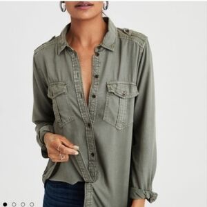 American Eagle Army Green Utility Shirt Large AEO Boyfriend Fit Tabs